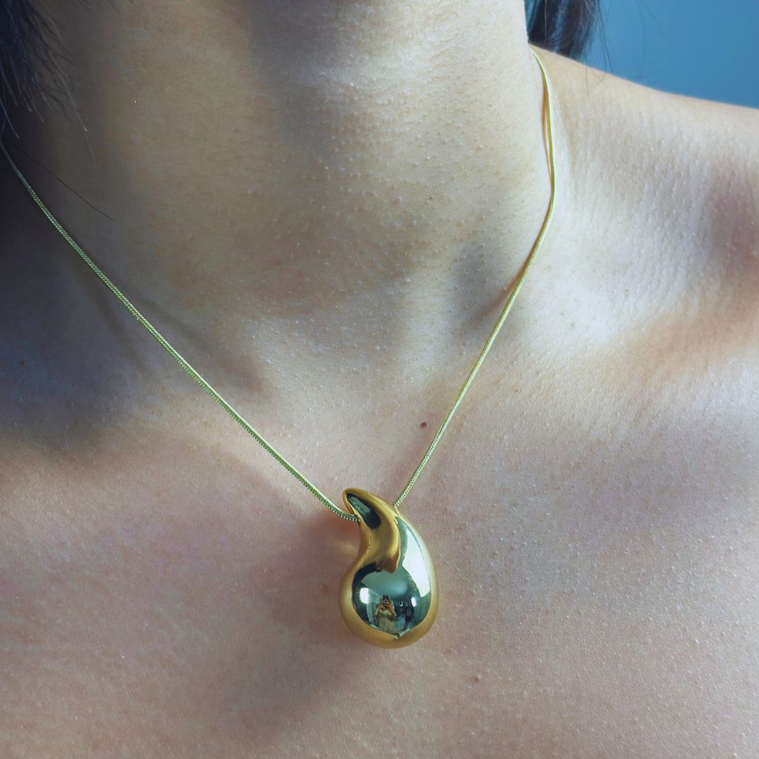 Perlenoir Light Gold Drop Pendant Necklace